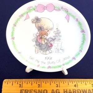 Precious Moments 1991 Christmas plate w. Stand